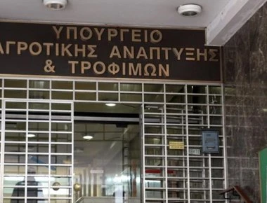Υπ. Αγροτικής Ανάπτυξης: «Αρχίζουμε στοχευμένους ελέγχους στην αγορά γάλακτος»